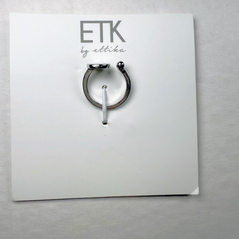 Ettika Round Ball Open‎ Nailhead Ring Silver sz:6